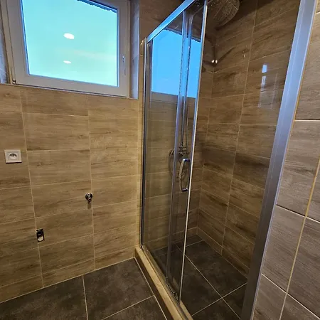 Slunny Byt V Klidne Casti Hradce Kralove - Zahrada, Parkovani Zdarma Hradec Králové Exterior foto