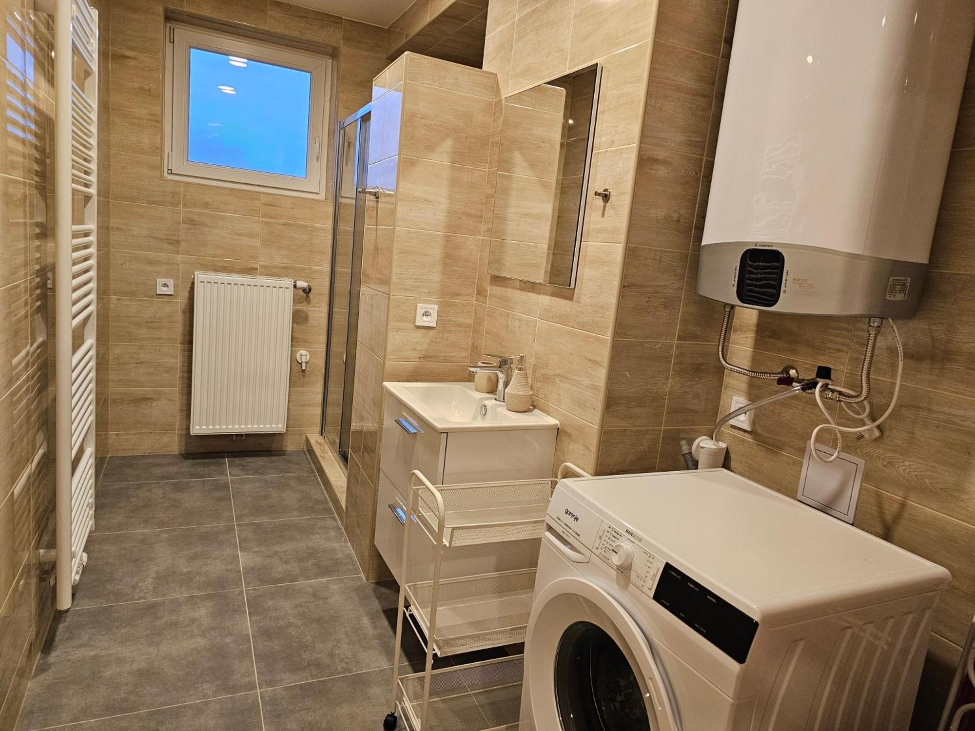 Slunny V Klidne Casti Hradce Kralove - Zahrada, Parkovani Zdarma Apartment Hradec Kralove